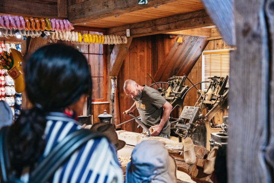 Amsterdam: Giethoorn, Volendam, and Zaanse Schans Tour - Zaanse Schans windmills: the best place to learn Dutch craft fast