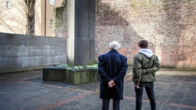 Amsterdam: Guided Anne Frank Small-Group Walking Tour - Two hours, six stops: how the walking route actually feels