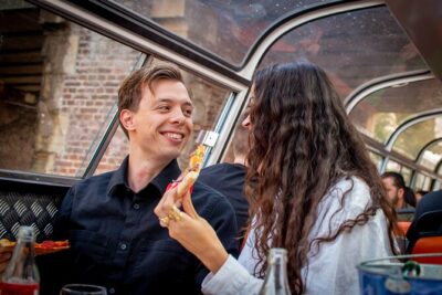 Amsterdam Guided Cruise with New York Pizza, Drinks and Ice Cream - Meeting at Lovers Café: the one detail to get right