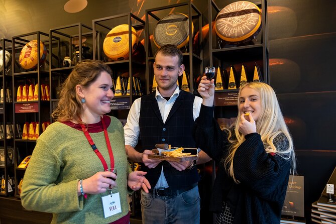 Amsterdam : Guided Cultural Food Tour - Royal Palace Amsterdam: monarchy, past power, present role