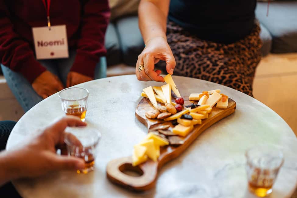Amsterdam: Guided Cultural Food Tour in German or English - The walk route: why the stops matter (and why the distance is manageable)