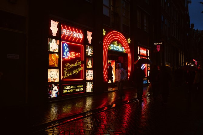 Amsterdam: Guided Red Light District and City Walking Tour - Price, time, and group size: what about $35 buys you