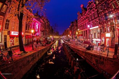 Amsterdam: Guided Red Light District and City Walking Tour - Geldersekade start point to city streets: how the tour gets you oriented