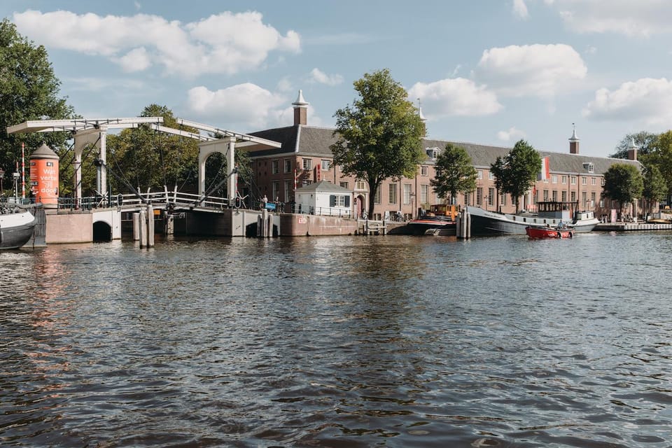 Amsterdam: H'ART Museum Entry Ticket - Audio guide included: how it helps you actually read the art