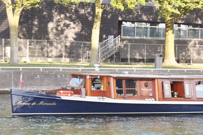 Amsterdam: High Tea Cruise - Sunday 13:30: Getting to the boat and starting smoothly