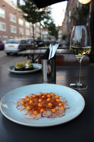 Amsterdam: High Wine at wine bar Paskamer, 3-rounds - How the three rounds of High Wine work (3 wines, 3 bites)