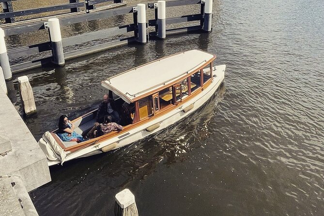 Amsterdam Highlights Canal Cruise with a Drink - What You’re Getting Included (and What You’re Not)