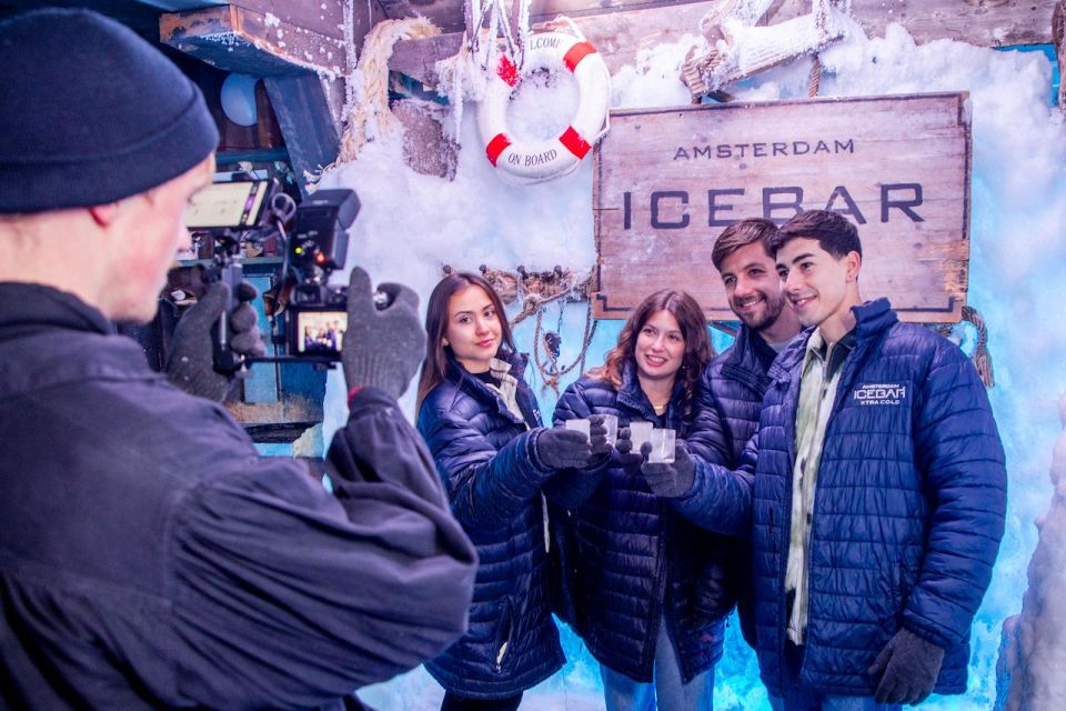 Amsterdam: Icebar Entry Ticket with 3 Drinks - The Crowds Question: When the Ice Room Gets Tight