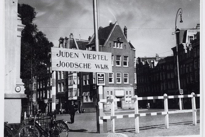 Amsterdam in World War II Tour - Small-group logistics: meeting on Prinsengracht and finishing at the names monument