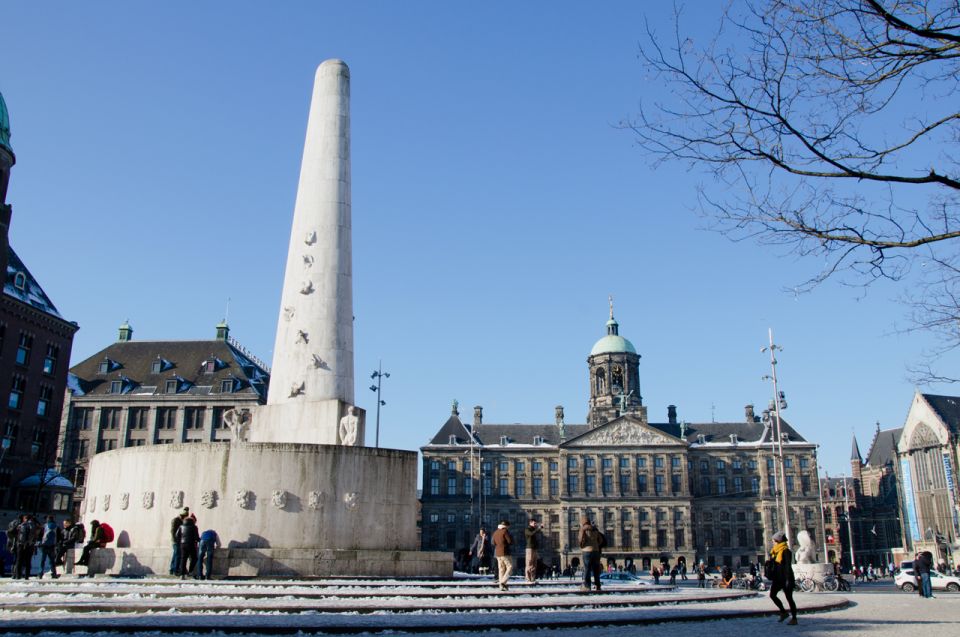 Amsterdam Jewish Quarter walking tour - What the Guide Actually Does: Context, Anecdotes, and Direction