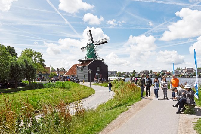 Amsterdam: Keukenhof and Zaanse Schans Windmills Guided Day Trip - Who This Tour Suits Best (And Who Might Skip It)