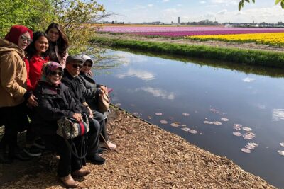 Amsterdam: Keukenhof Tulip Gardens and Giethoorn with Boat Tour - Meeting at Prins Hendrikkade and the 8:30 Start
