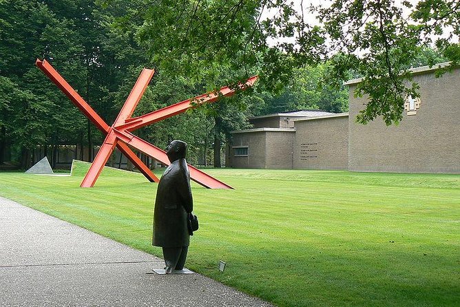 Amsterdam: Kröller Müller Museum and Hoge Veluwe NP Private Tour - Stop 2: Kröller-Müller Museum and its Van Gogh concentration problem (solved)