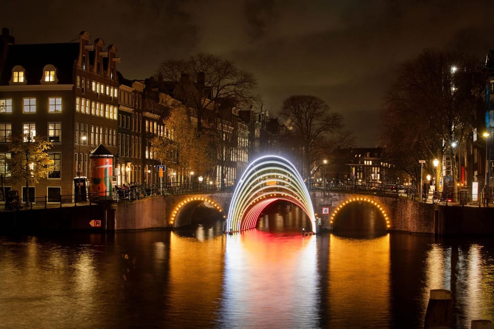 Amsterdam: Light Festival Boat Tour with Warm Drinks - Key highlights you’ll care about