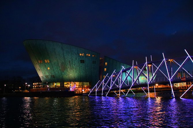 Amsterdam: Light Festival Cruise with Unlimited Drinks Option - Starboard Dock at night: 1 hour 15 minutes of Light Festival views