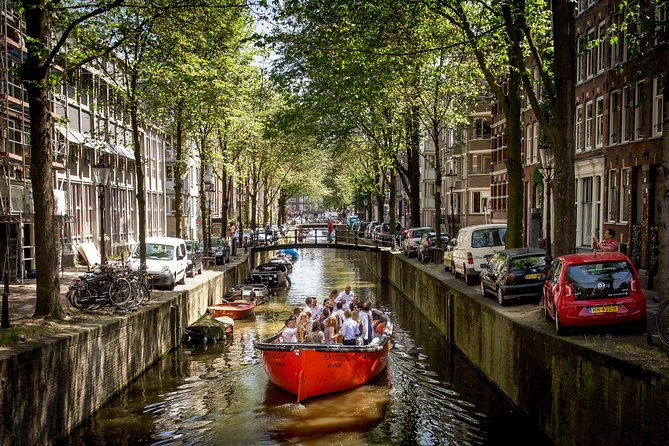 Amsterdam Light Festival: Saloon Boat Cruise + Hot Drinks & Bite - Hot drinks and the bite: nice perk, but check how you’ll feel about portions