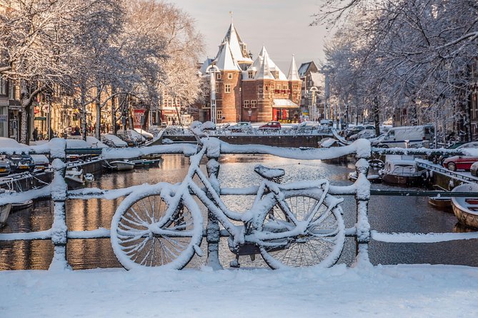 Amsterdam Light Festival Winter Walk with Stroopwafel Workshop - Bloemenmarkt Float Market Photos, Then Begijnhof’s Quiet Contrast