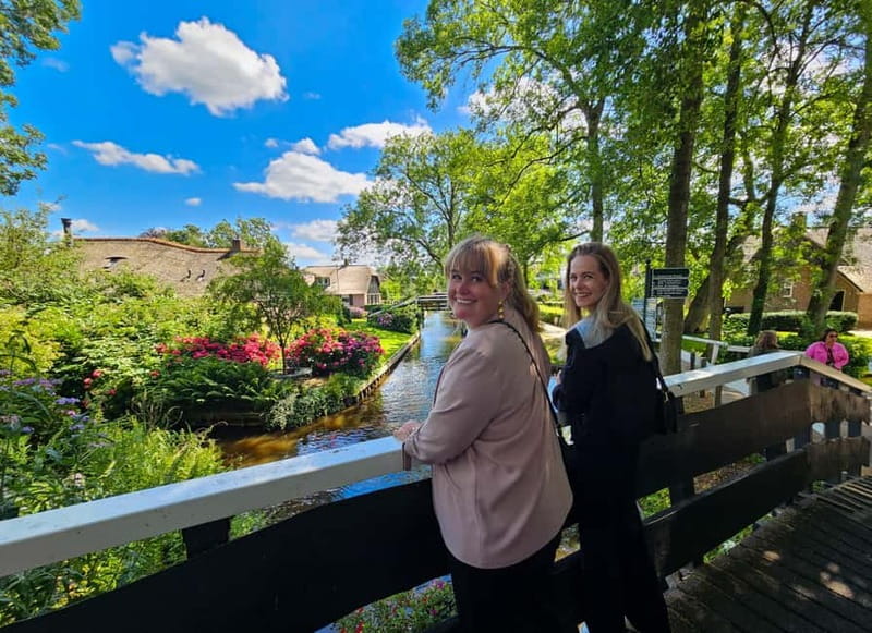 Amsterdam: Live GuideD Giethoorn Boat Tour & Cheese Platter - Why Giethoorn Works So Well as a Day Trip From Amsterdam