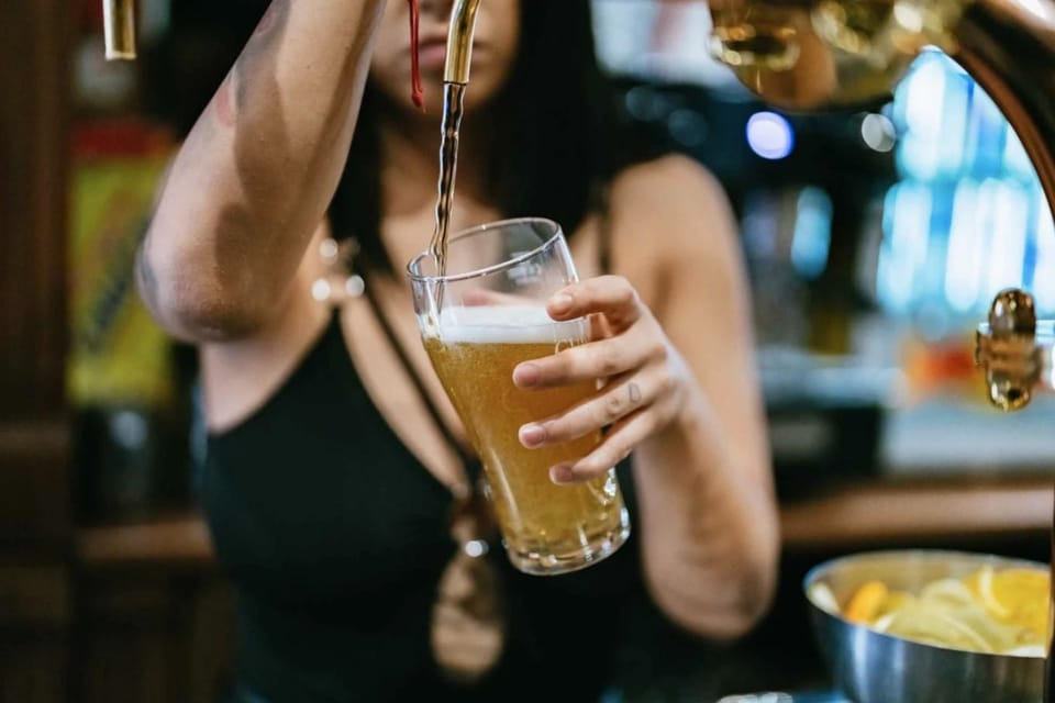 Amsterdam: Ludwig's Original Pub Crawl with VIP Club Entry - Where you start at Ludwig’s: get oriented fast