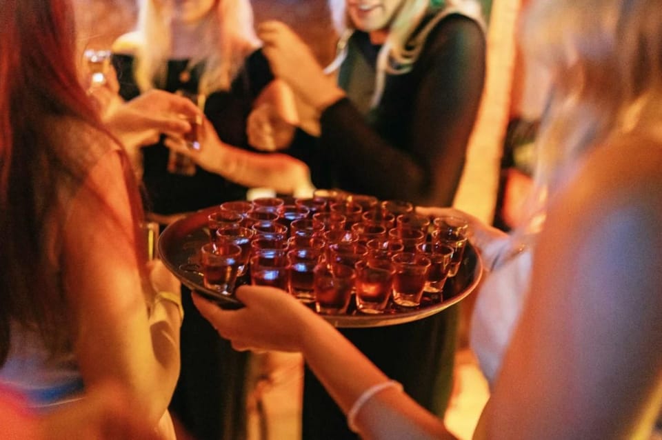 Amsterdam: Ludwig's Queer Pub Crawl with Club Entry - The guide matters: Ludwig (plus Lisa, Lexi, Sara, and Alexi)