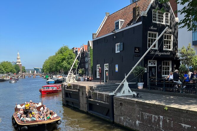 Amsterdam Luxury Boutique Boat tour with Unlimited Beer and Wine - Rembrandt’s house neighborhood: why the guide’s stories matter