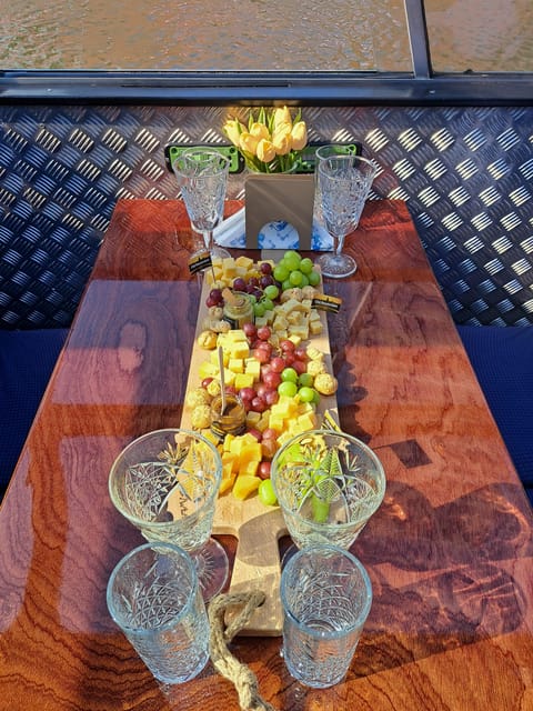 Amsterdam: Luxury Cheese & Wine Canal Cruise - 5 Key Reasons This Canal Cruise Works So Well
