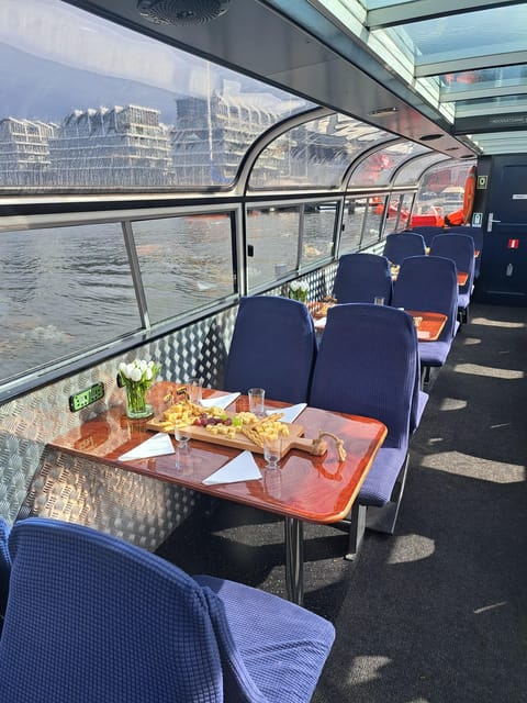 Amsterdam: Luxury Cheese & Wine Canal Cruise - The Onboard Tasting: Dutch Cheeses, Dip, Grapes, Crackers