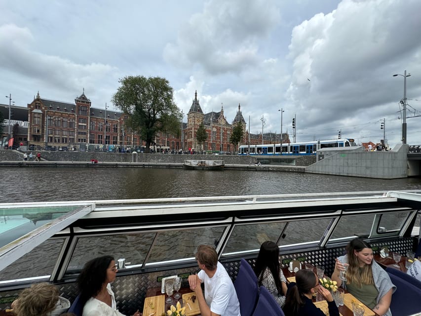 Amsterdam: Luxury Cheese & Wine Canal Cruise - Drinks on the Water: Heineken, Wine, Soda, Coffee, Tea