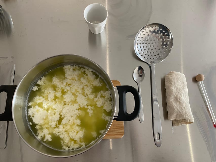 Amsterdam: Make your cheese next to De Hallen - What you take home: cheese, cloth, rennet, calcium, and recipes by email