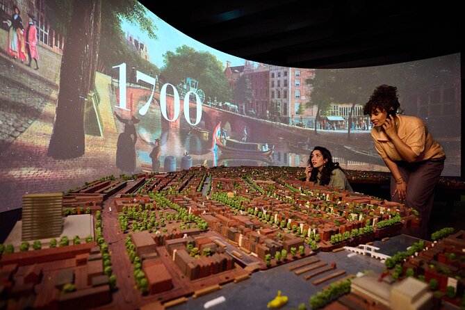 Amsterdam Museum of the Canals Admission Ticket with Audiotour - Museum of the Canals: a 17th-century canal house you can read