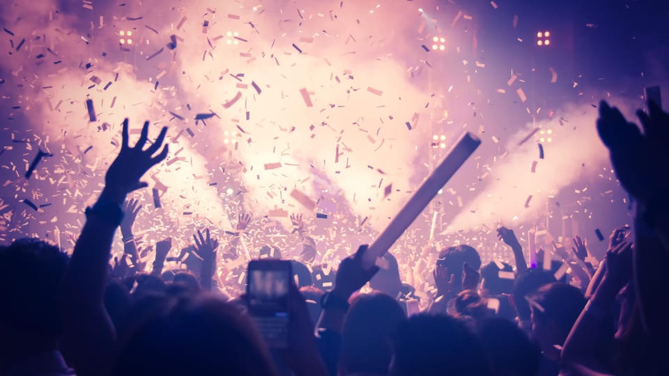 Amsterdam: Nightlife Ticket with Champagne and Cruise - Champagne + Karaoke Stop: Why Lunar crazy Karoake Is a Good Anchor
