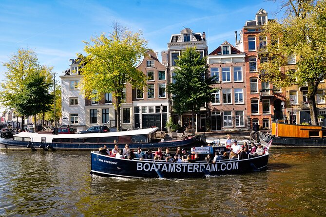 Amsterdam Open Boat Cruise in Old City Centre with Drinks Options - Key points worth knowing before you go