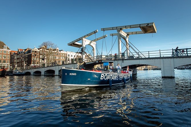 Amsterdam Open Boat Cruise with Live Guide and Two Drinks - Two drinks in 60 minutes: worth it when you pick the right moment