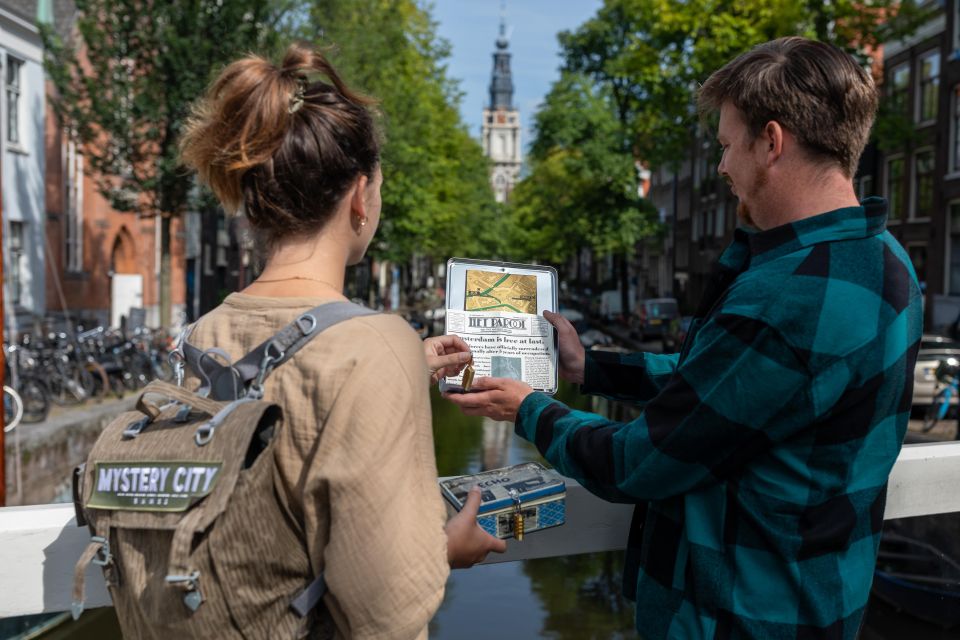Amsterdam: "Operation 45 " Treasure Hunt Walking Tour - Artis Zoo: a change of pace inside the route’s WWII storyline