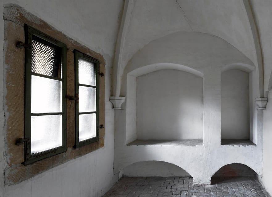 Amsterdam: Oude Kerk Entry Ticket - Who should book this, and who should think twice