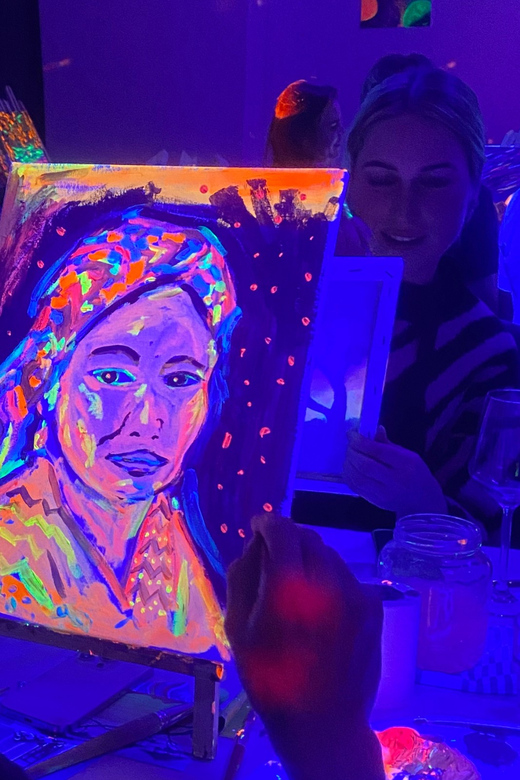 Amsterdam: Paint and Sip in the Dark at Rembrandt van Wine - Should you book Rembrandt van Wine’s paint and sip in the dark?