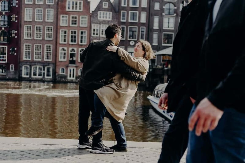 Amsterdam: Particular Photo Session - How the photographer tailors the route to your group