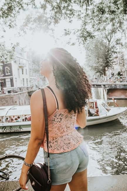 Amsterdam: Particular Photo Session - Price and value: what $68 really buys you in Amsterdam