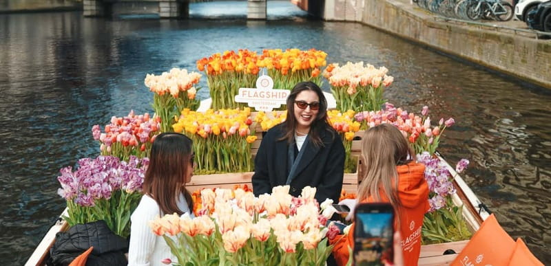 Amsterdam: Premium Tulip Boat Canal Tour - Skippers, Storytelling, and the Tone of the Trip