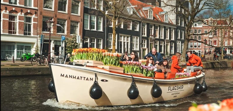 Amsterdam: Premium Tulip Boat Canal Tour - Getting the Best Views: Canal Geography and What You’ll See