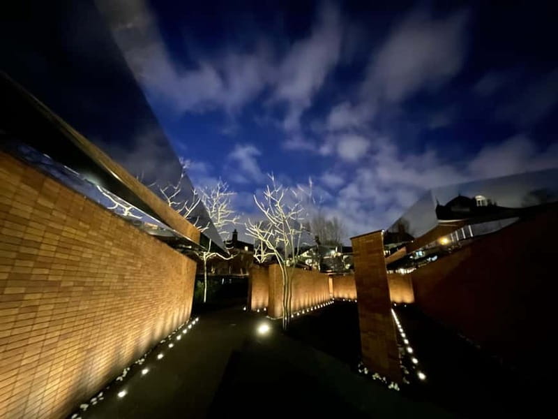 Amsterdam: Private Anne Frank and Jewish History Tour - Anne Frank House: tickets when planned ahead, VR when not