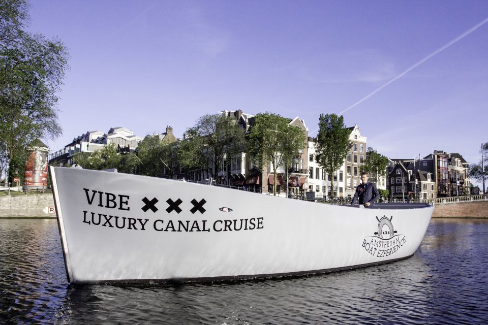 Amsterdam: Private BBQ Cruise with Personal Chef & Drinks - Boarding at the right spot: Sea Palace next door and orange jackets