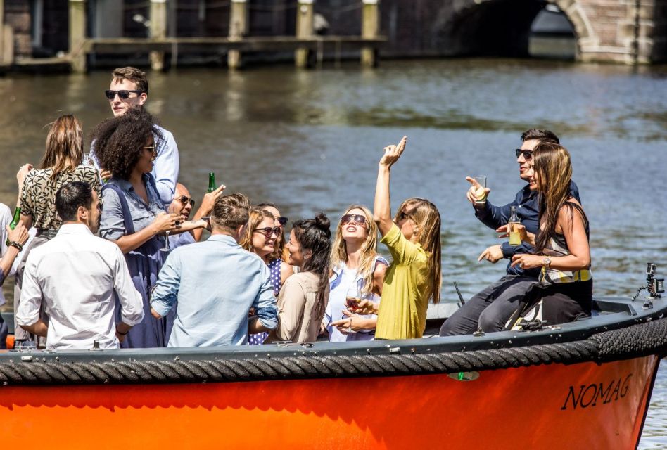 Amsterdam: Private BBQ Cruise with Personal Chef & Drinks - Service and live cooking: what you should hope for, and what you should double-check