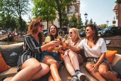 Amsterdam Private Boat Tour with Unlimited Drinks - Unlimited drinks on board: fun factor and realistic expectations