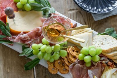 Amsterdam: Private Cruise with Drinks & Optional Snacks - Unlimited Drinks on a Private Canal Cruise: What That Means for Your Time