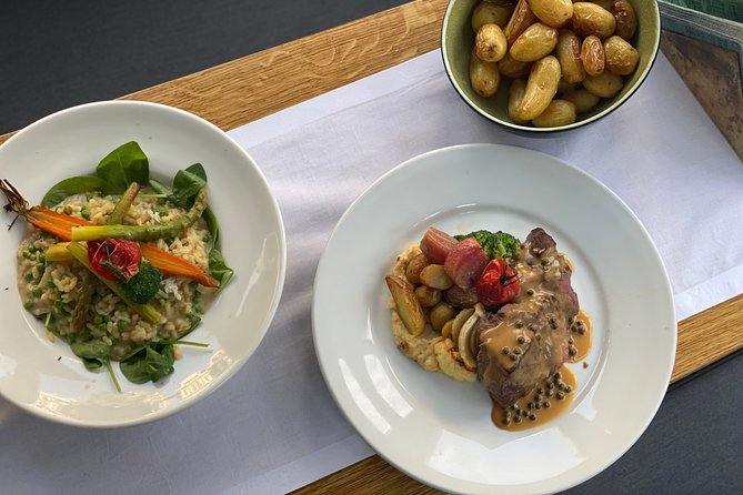Amsterdam Private Dinner Cruise incl Drinks & 2-course Dinner 2hr - Dinner onboard: 2 courses, ordering on the boat, and menu realism