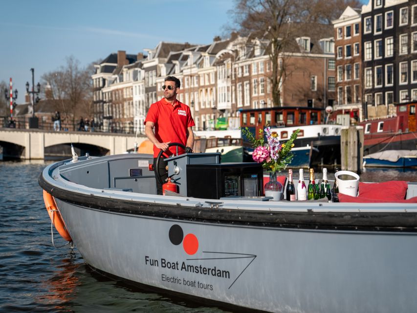 Amsterdam: Private Luxury Cruise with Drinks & Silent Disco - Where You Meet: Docking Behind the Apple Store (And Getting Oriented Fast)