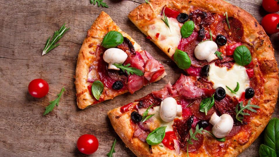 Amsterdam: Private Luxury Cruise with Pizza and Drinks - Key highlights to look for
