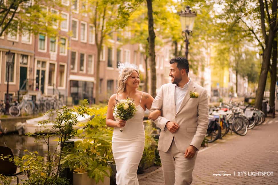 Amsterdam: Private Photoshoot for Couple, Family, or Solo - Why This Amsterdam Photoshoot Feels Easier Than You Think