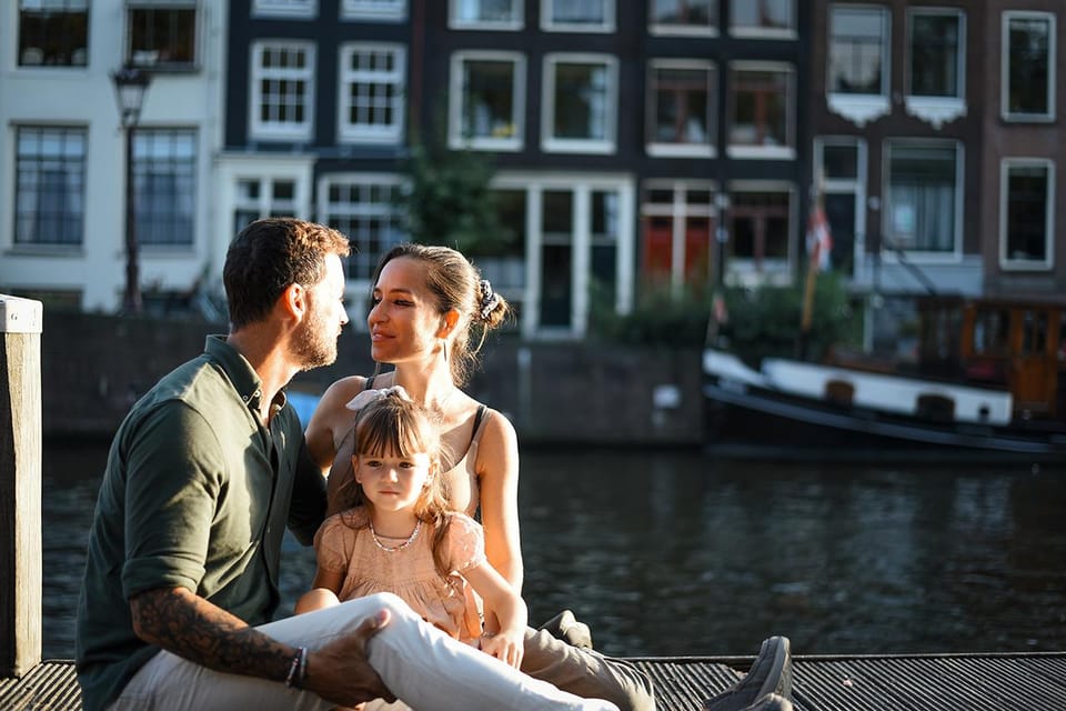 Amsterdam: Private Photoshoot in iconic locations - Posing guidance: the secret weapon for better photos
